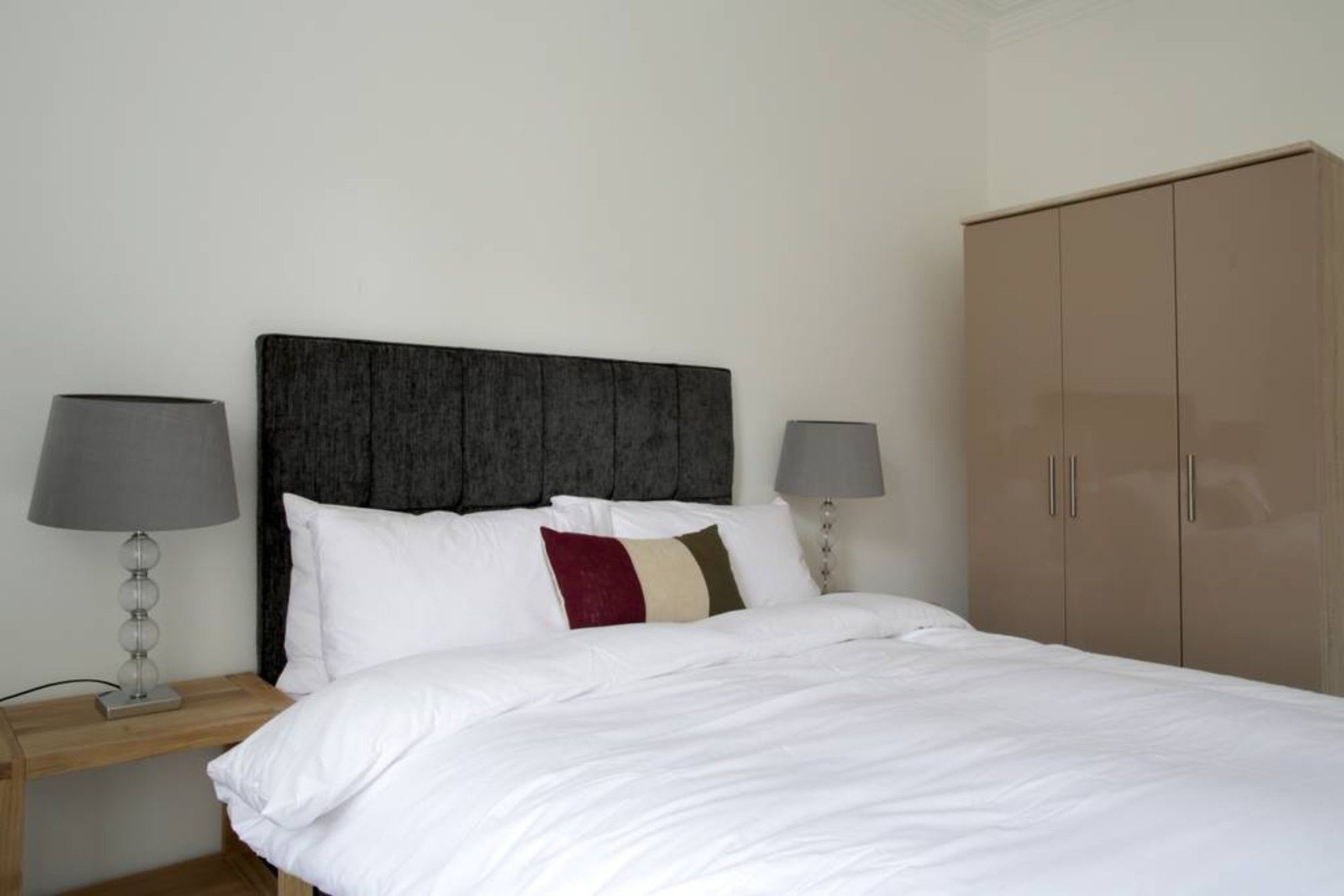 Apartment 2 Bedroom Bruntsfield